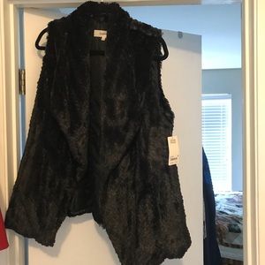 Wildflower Black Faux Fur Vest - size medium